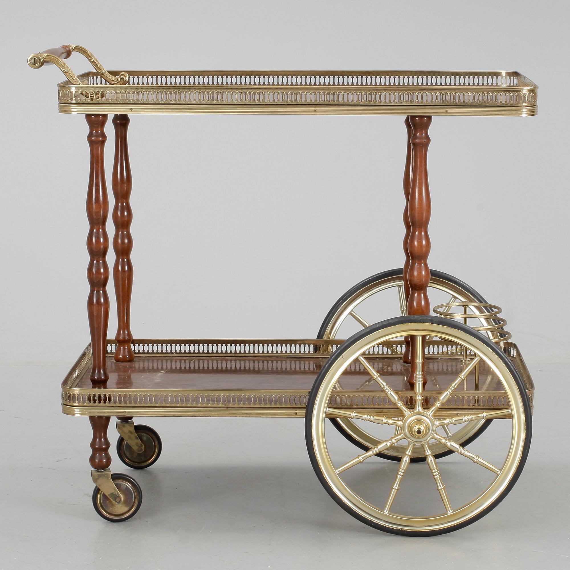 SERVERINGSVAGN, 1900-talets andra hälft.