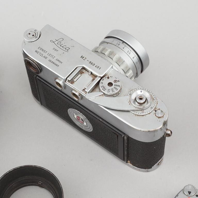 A Leica M2 camera, nr 960.401 Wetzlar, 1959, with accessories.