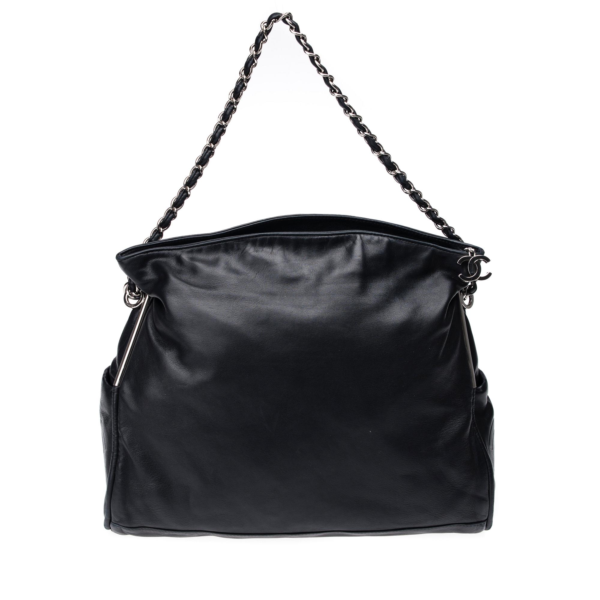 VÄSKA, "Large Ultimate Soft", Chanel.