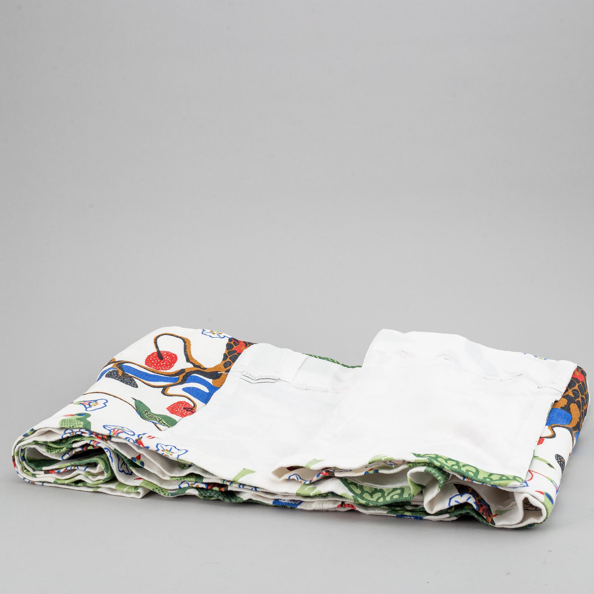 SVENSKT TENN, two valances, three pieces of gores and one lamp-shade.