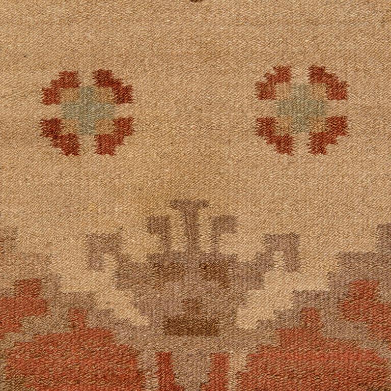 A 1920s Finnish flat weave carpet probably for Kotiteollisuus Oy Orkamo. Circa 205x155 cm.