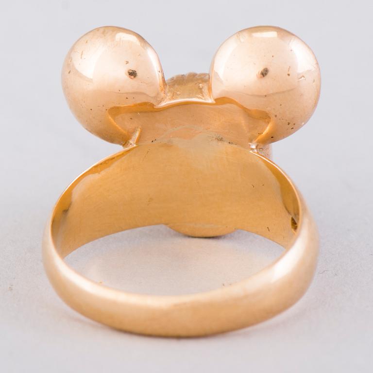 A RING, "Mickey Mouse", 18K gold. Helsinki 1976.