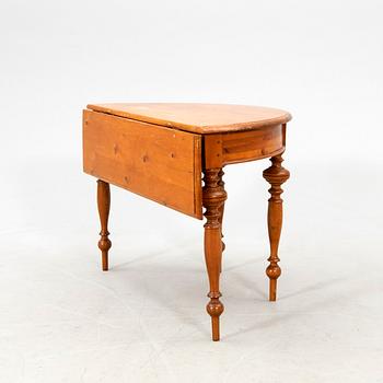 Table from the late 19th century.