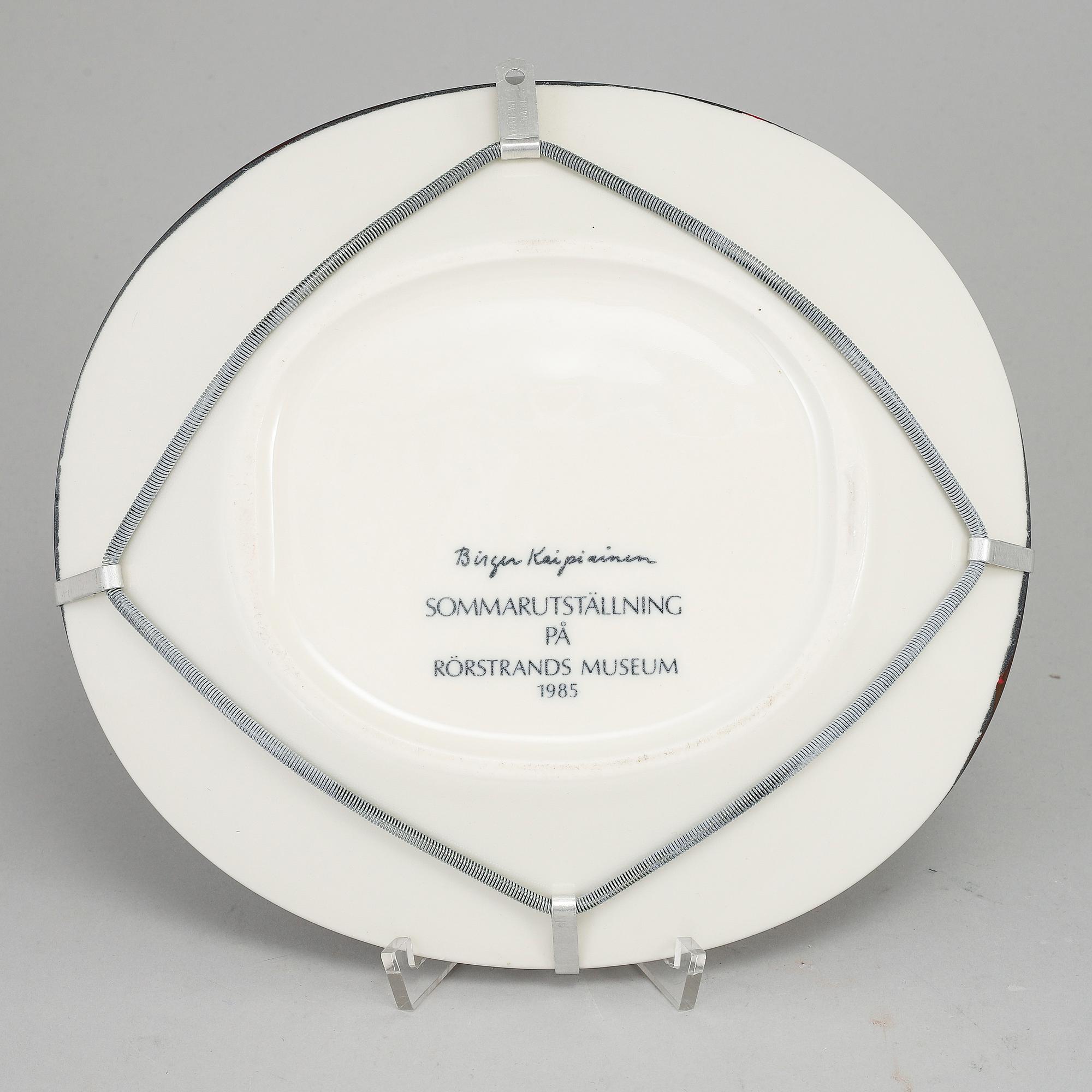 BIRGER KAIPIAINEN, a stoneware dish, Rörstrand 1985.