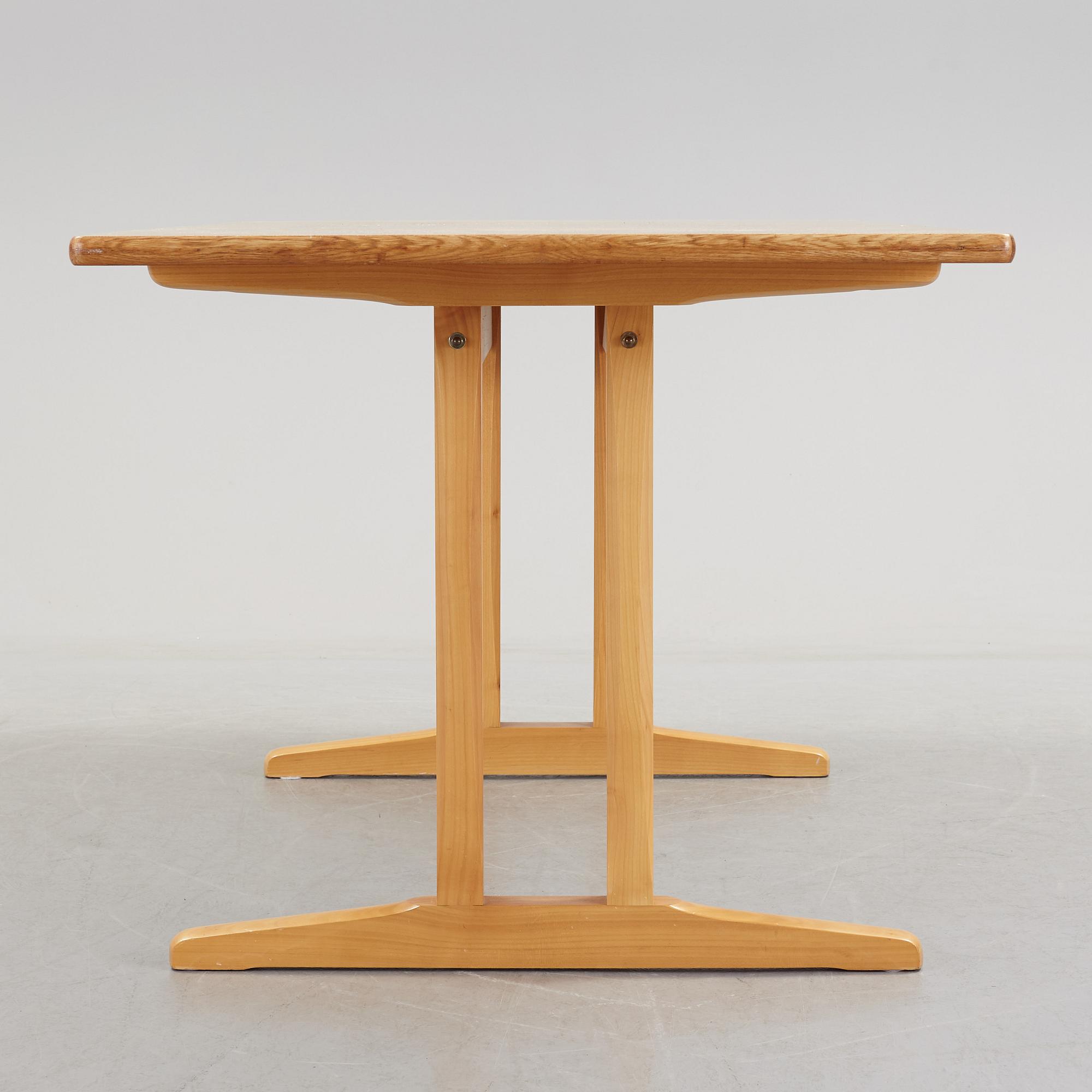 A SHAKER MODELL C18, dining table by Børge Mogensen.