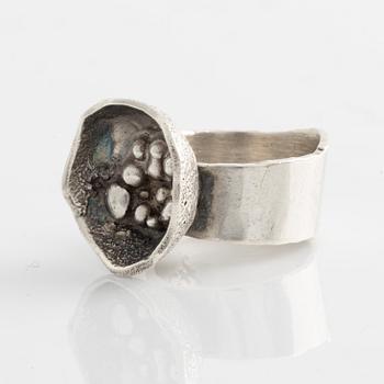 Bernd Janusch, ring, silver.