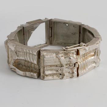 JORMA LAINE, a faceted rock crystal bracelet made in Åbo, 1973.