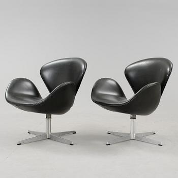 FÅTÖLJER, ett par, Svanen, Arne Jacobsen.