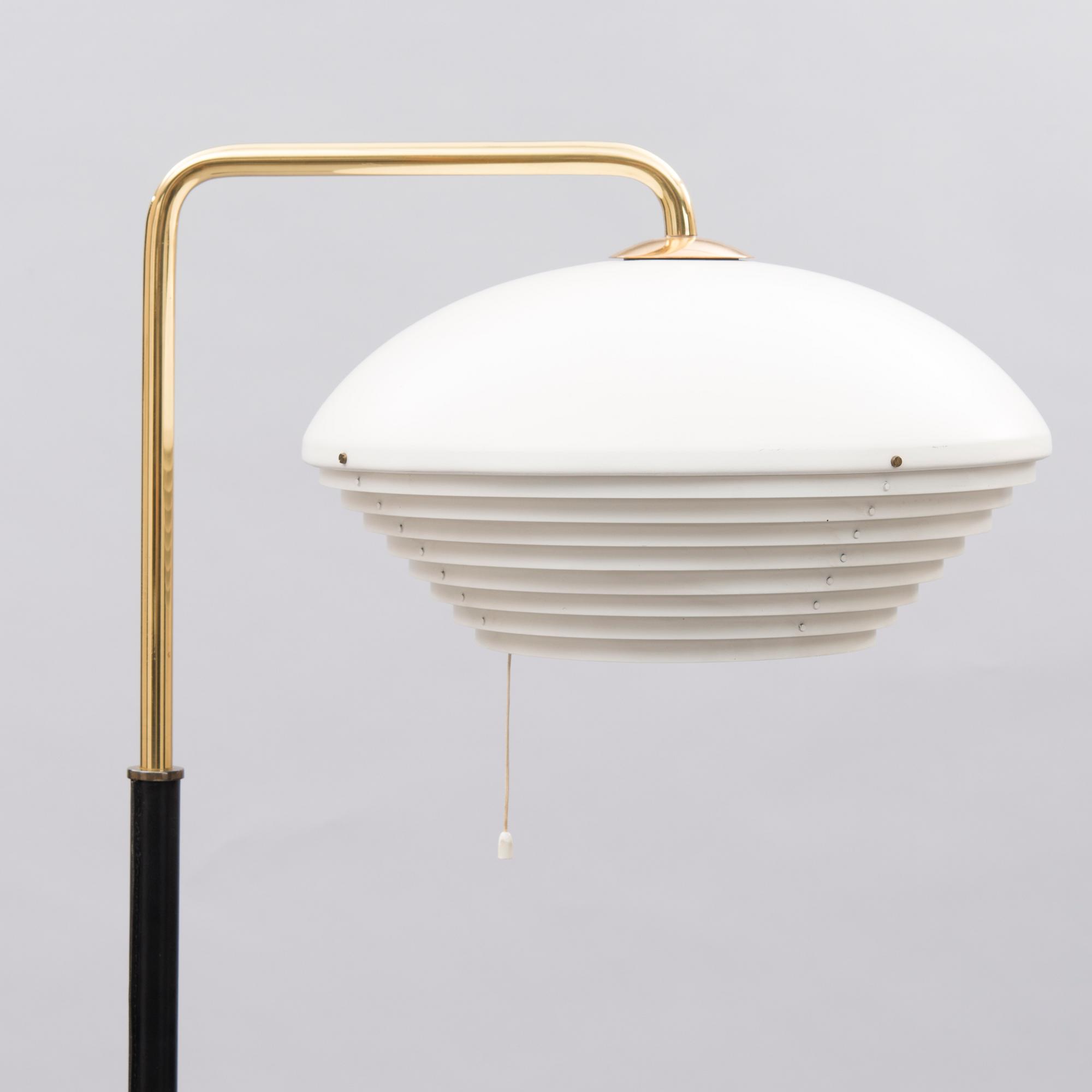 Alvar Aalto, A 'A811' floor light for Valaistustyö.