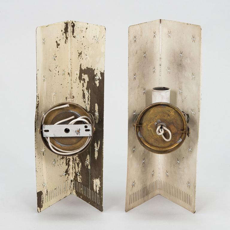 Paavo Tynell, A pair of mid-20th century '10330' wall lamps for Taito, Finland.