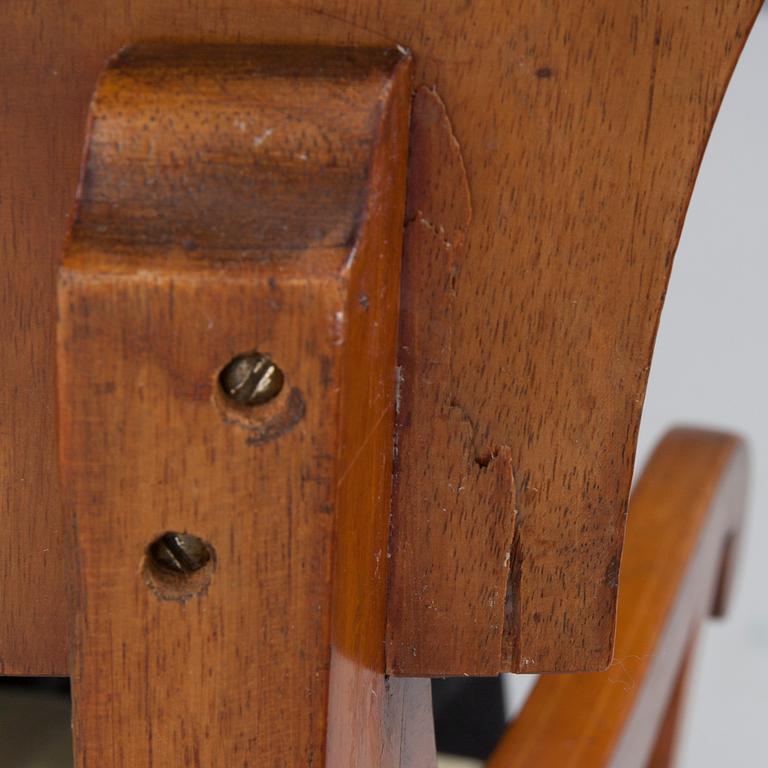 KARMSTOLAR, ett par, biedermeierstil, 1920-tal.