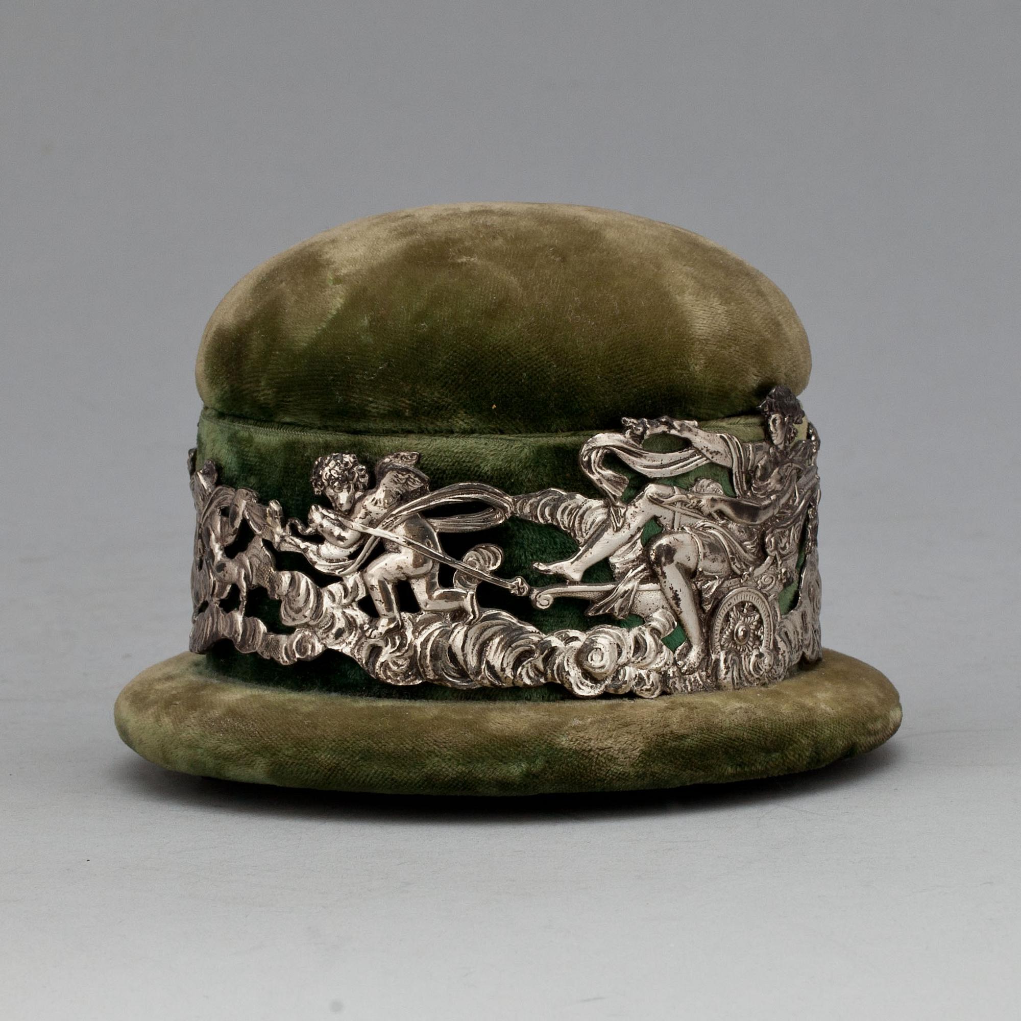 NÅLDYNA, silver, London England, 1882.