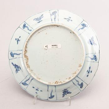 A Chinese Wanli porcelain plate.