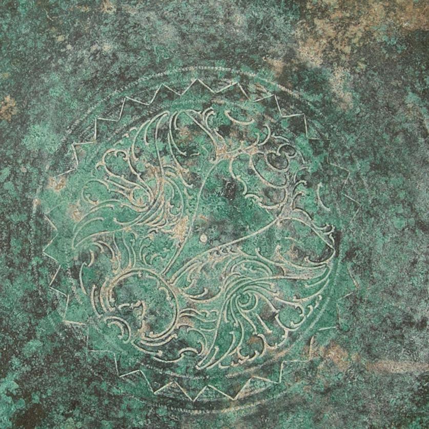 Brickor, tre stycken, kopparlegering. Sydostasien, 1800-tal eller äldre. Java.