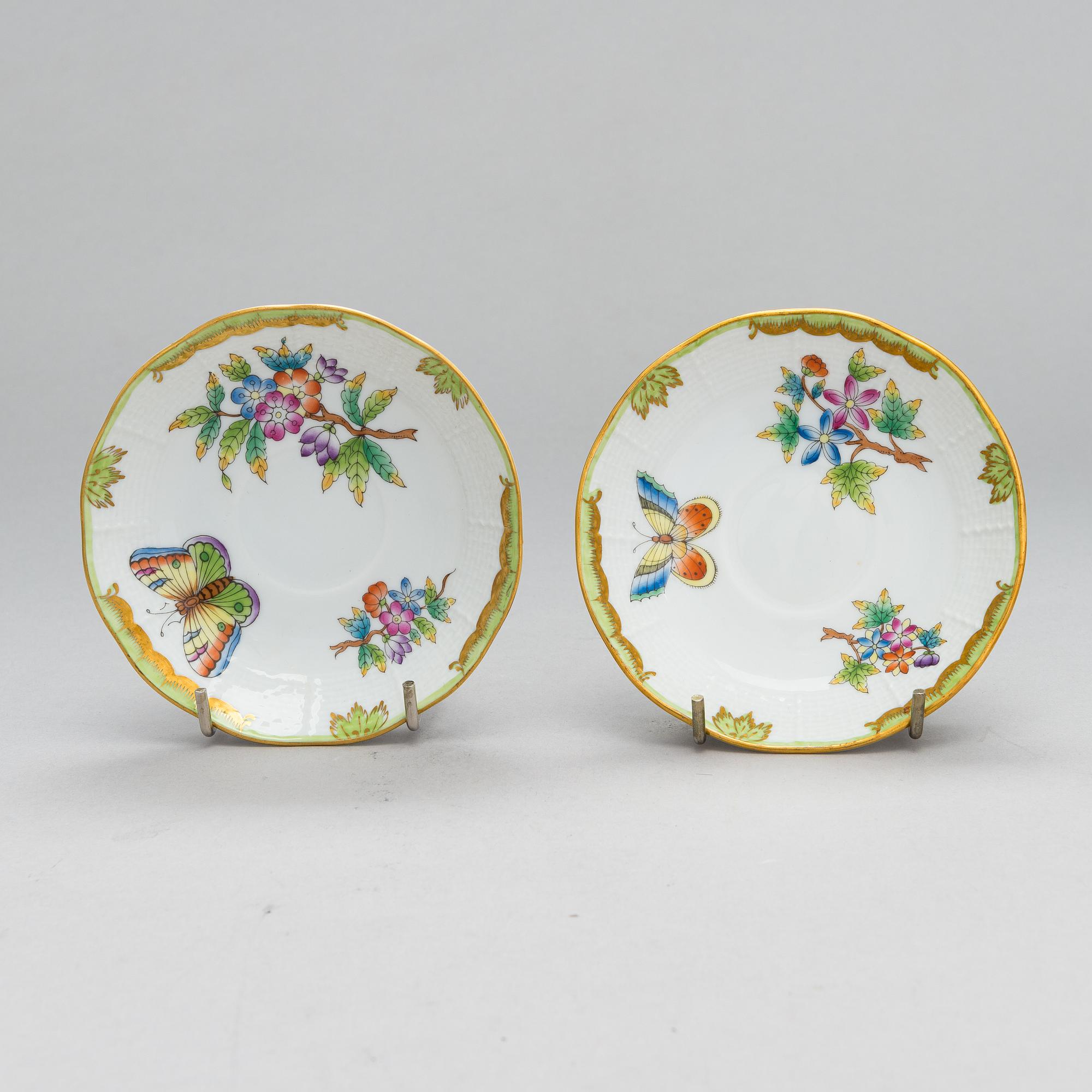 A Herend Queen Victoria VBO porcelain coffee set and two trinket boxes, totally 19 pieces, Hungary.