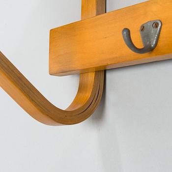 Alvar Aalto, hatthylla/ klädhängare för O.Y. Huonekalu-ja Rakennustyötehdas A.B, 1900-talets mitt.