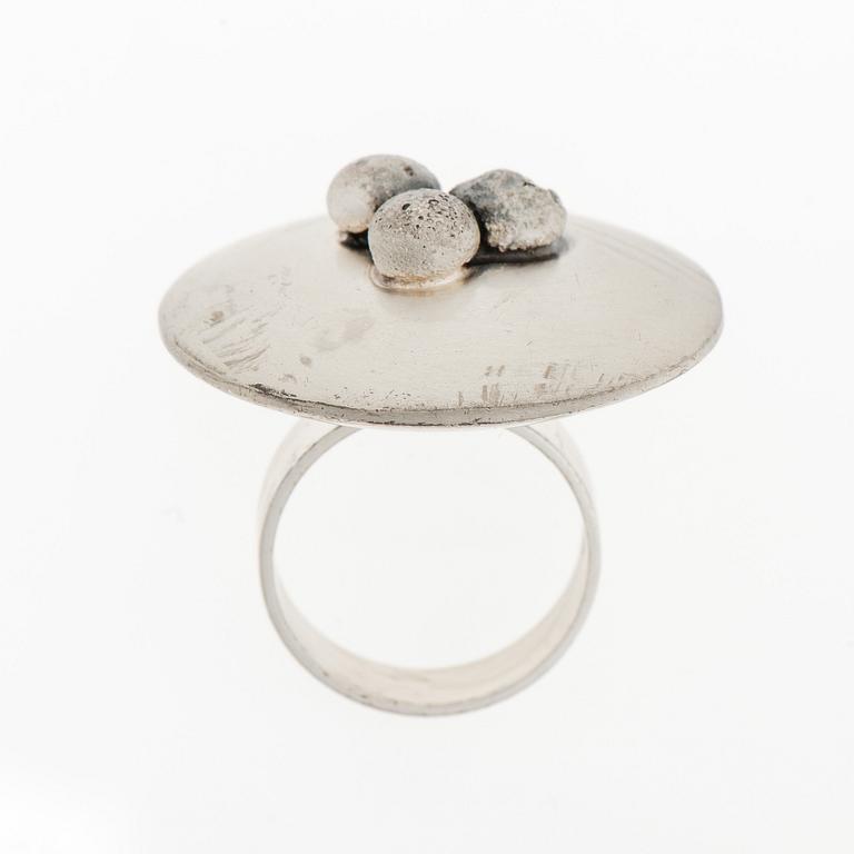 PEKKA PIEKÄINEN, RING, silver, Auran Kultaseppä, Åbo 1971.