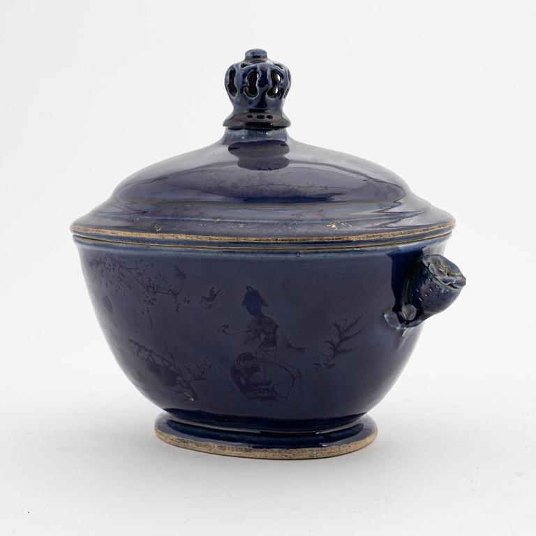 A underglaze blue tureen with cover, Qing dynasty, 18th Century.