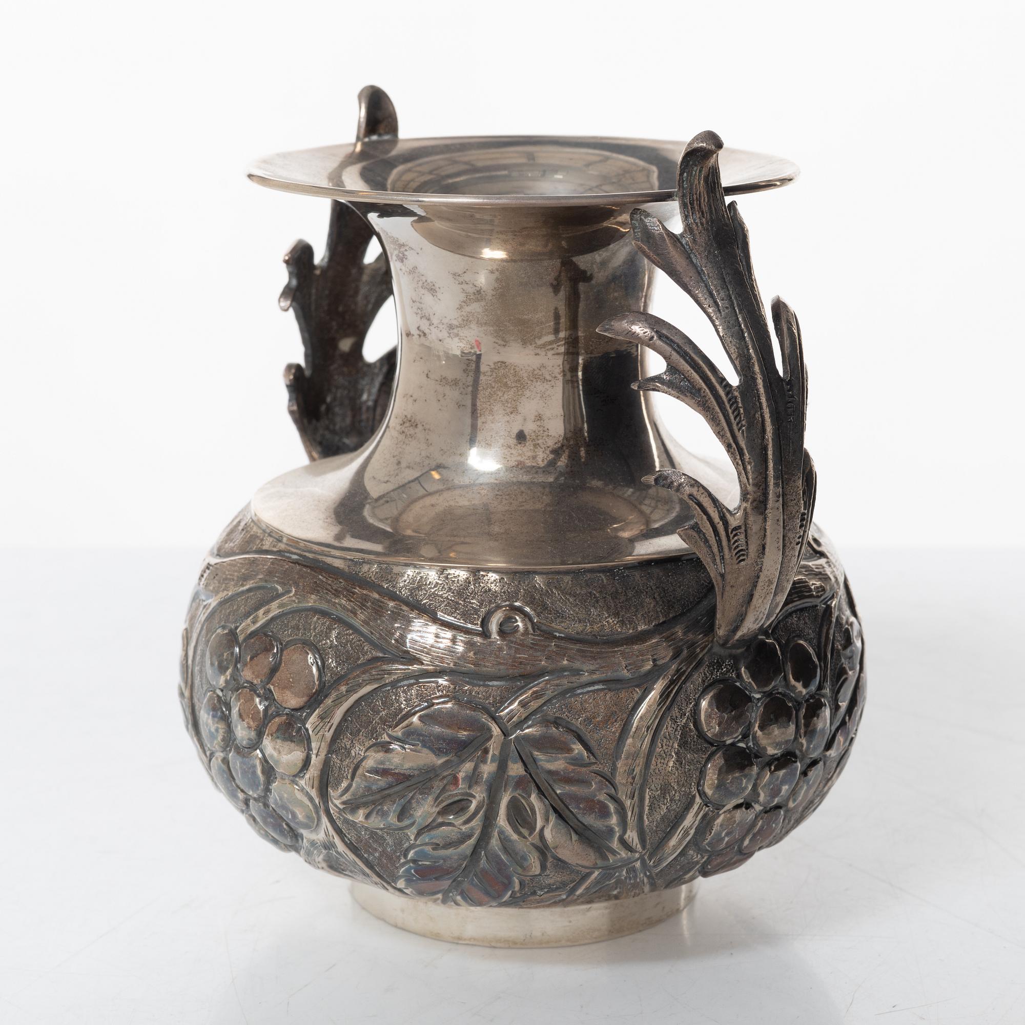Vase with handles, silver, second half of the 20th century.