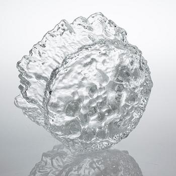 A "Miracus 3433" bowl, designed by Tapio Wirkkala for Iittala, in production 1970-1977.