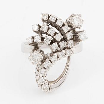 Ring, 18K white gold set with brilliant-cut diamonds, a total of 1.25 ct.