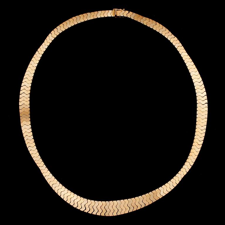 COLLIER, 18 k flerfärgat guld. Vikt 35 g.