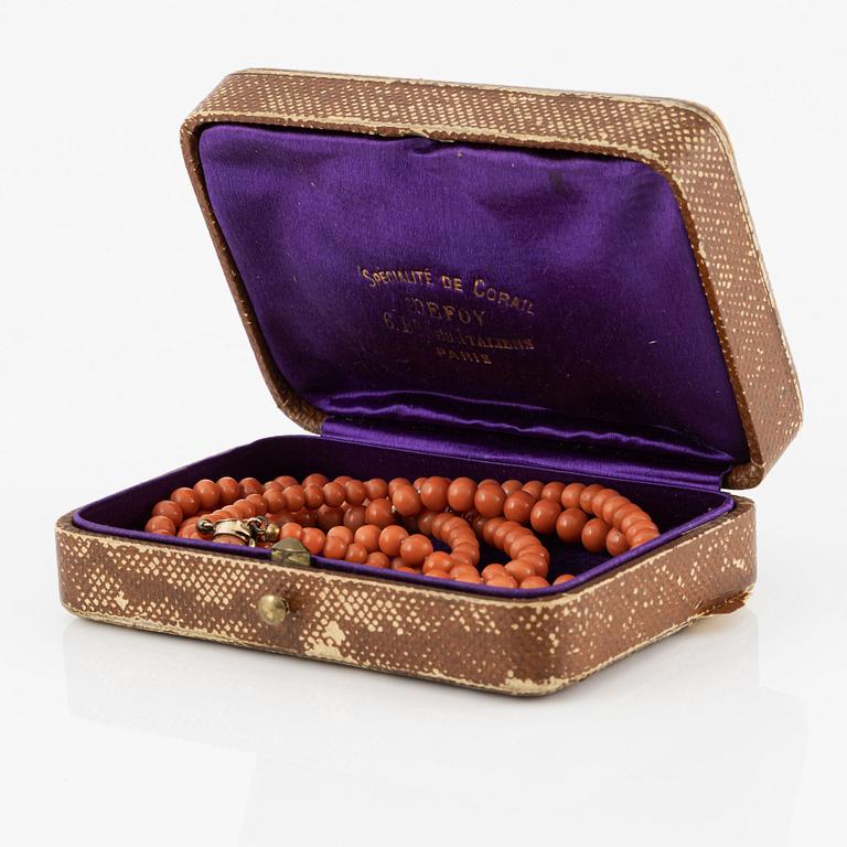 Collier två rader korall lås 18K guld.