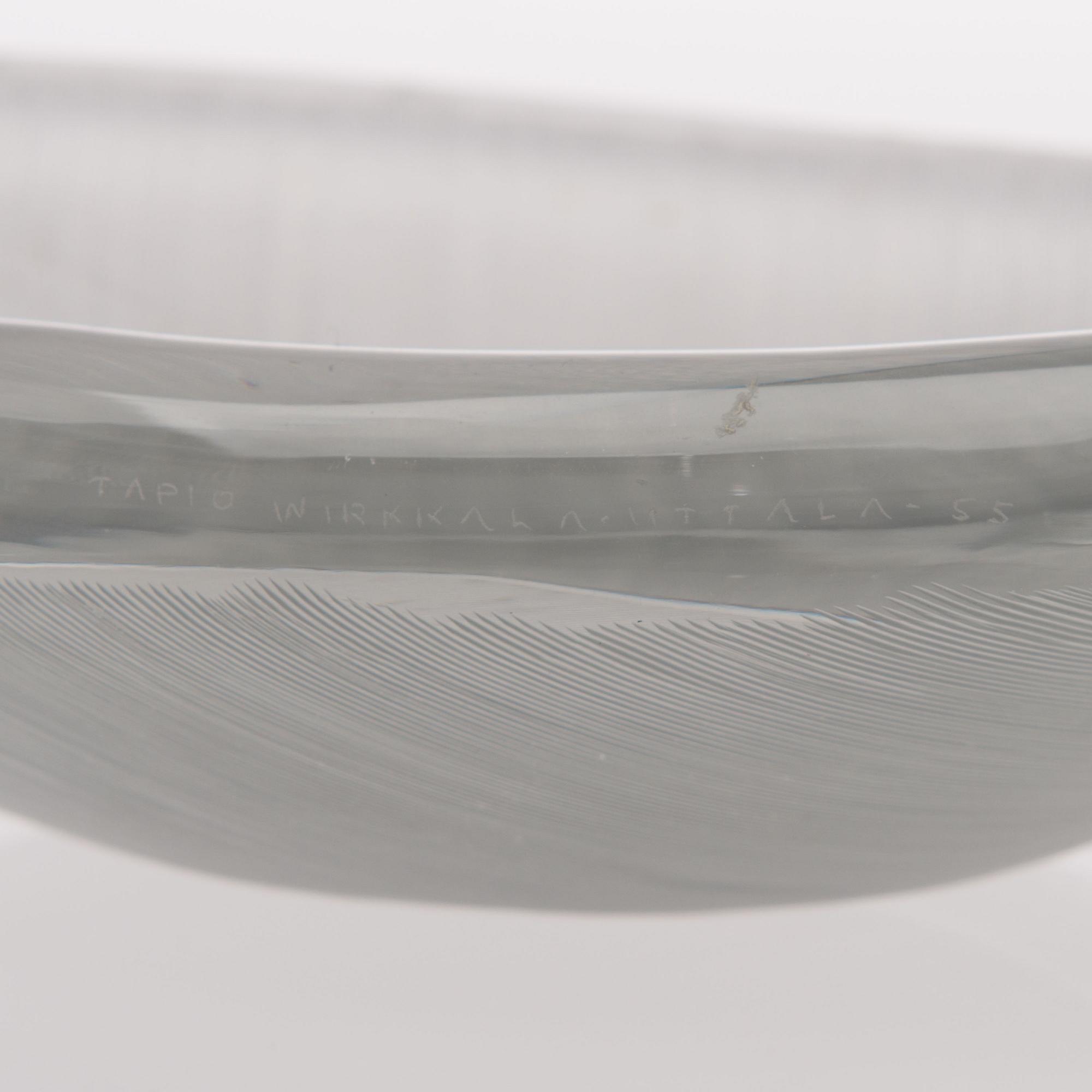 A model 3337 glass bowl signed Tapio Wirkkala Iittala -55.