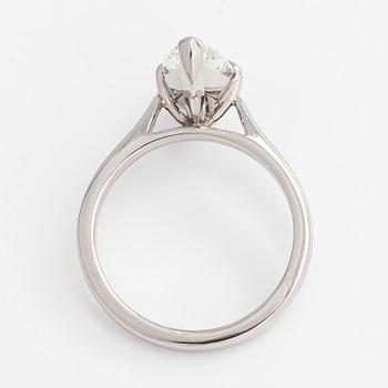 Ring, platina med markisslipad diamant ca 1.84 ct.