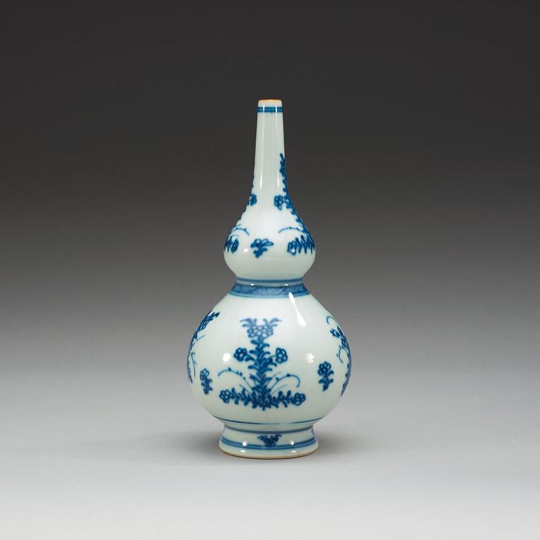 VATTENDROPPARE, kompaniporslin. Qing dynastin, Qianlong (1736-95).