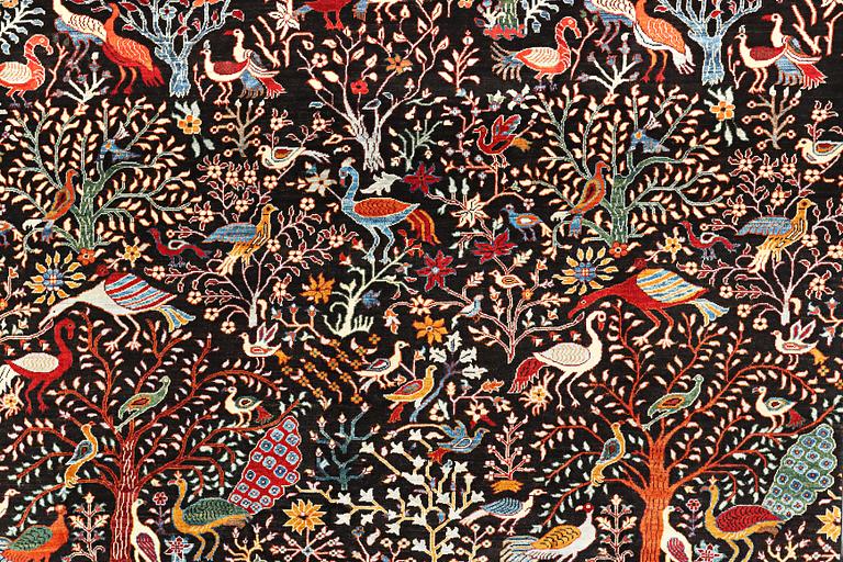 A Khorjin carpet, c. 295 x 248 cm.