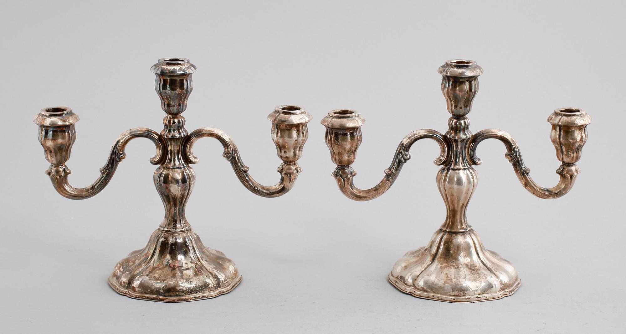 KANDELABRAR, 1 par, silver, svenska importstämplar, 1900-talets första hälft.