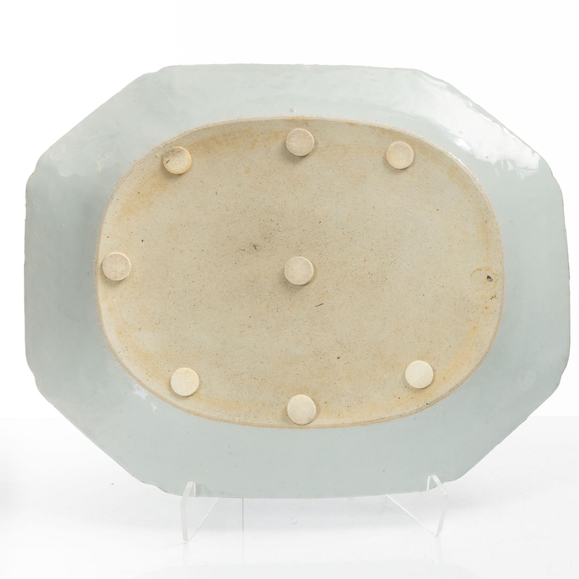 Two Chinese blue and white export porcelain dishes, Qing dynasty, Qianlong (1736-95).