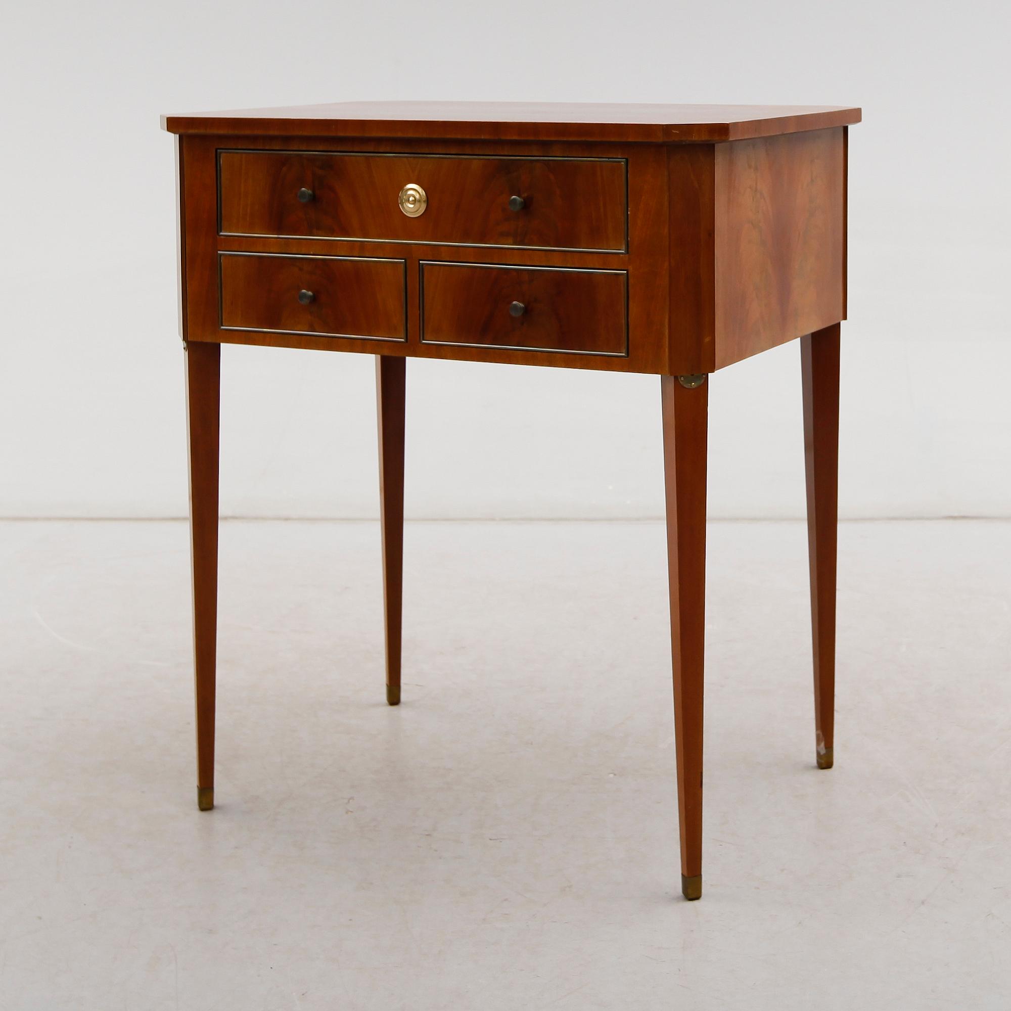 BORD, gustaviansk stil, 1900-talets mitt.