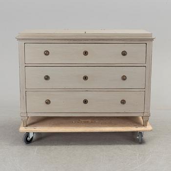 A mid 19th century chest of drawers.