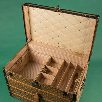 KOFFERT, Louis Vuitton.