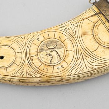 Kruthorn, barock, daterat 1742.
