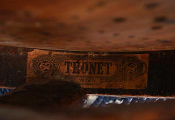 PALL, Thonet, 1900-talets första hälft.