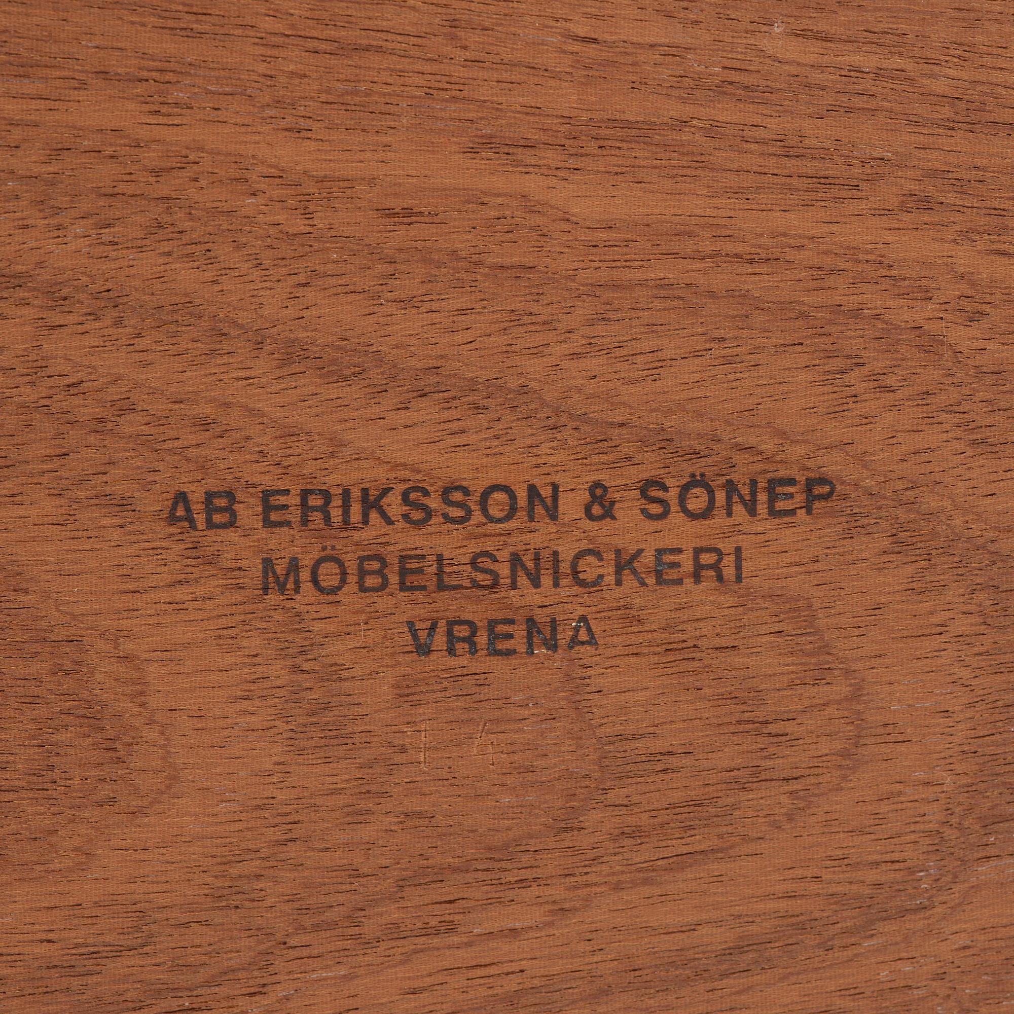 Josef Frank, a display cabinet model 649, Firma Svenskt Tenn, 2016.