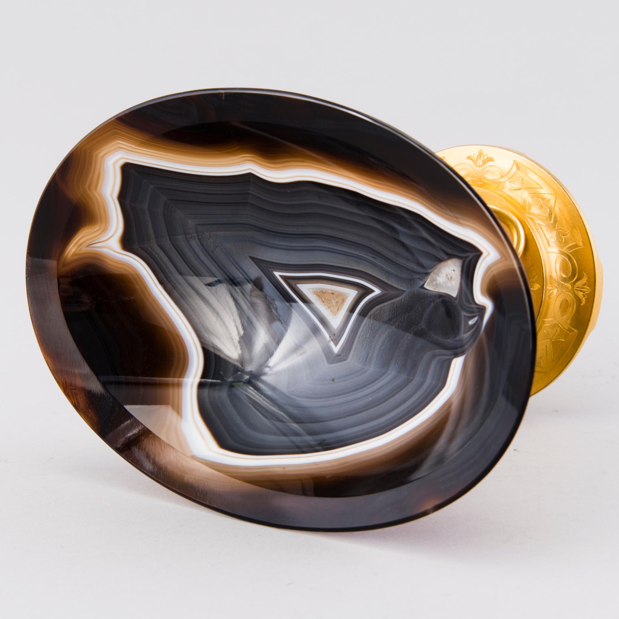 TAZZA, förgylld mässing och agat, 1800-talets andra hälft.