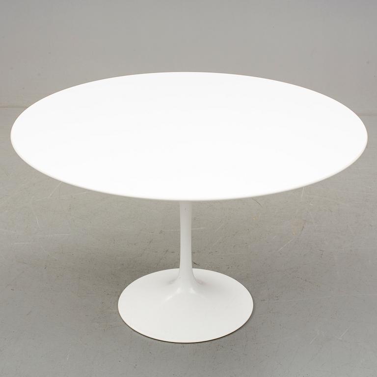 BORD, "Tulip", Eero Saarinen för Knoll International, 2000-tal.