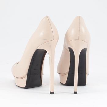 YVES SAINT LAURENT, ett par pumps. Storlek 37.