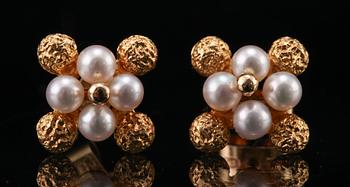 COLLIER, Björn Weckström, "Pearlflower", Fyrklövern Lapponia 1999 samt ÖRHÄNGEN, ett par, 18k guld samt tolv pärlor.