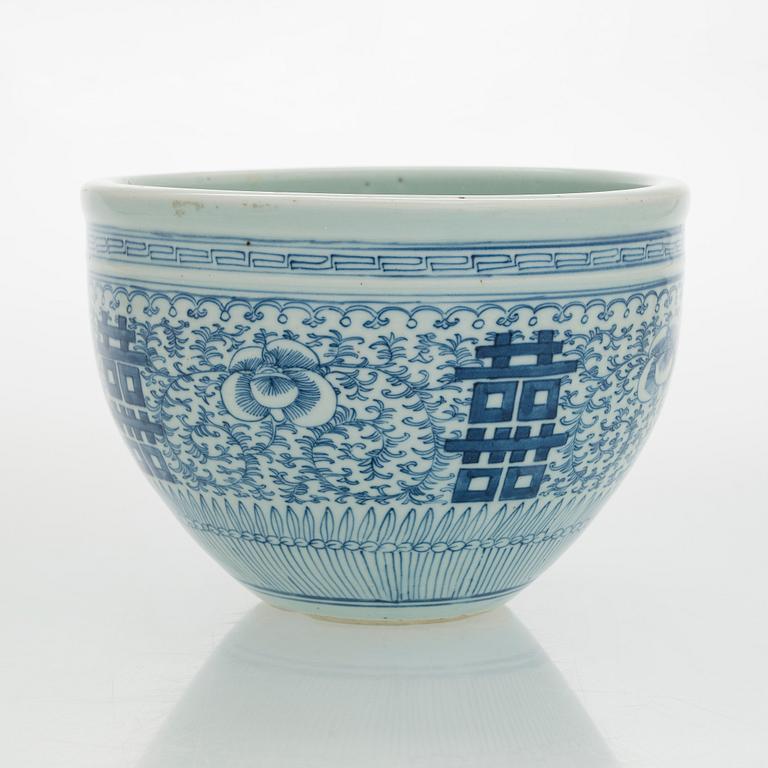 Vase and bowls 2 pcs, China.