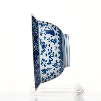 Skål, porslin. Qingdynastin, Kangxi (1662-1722).