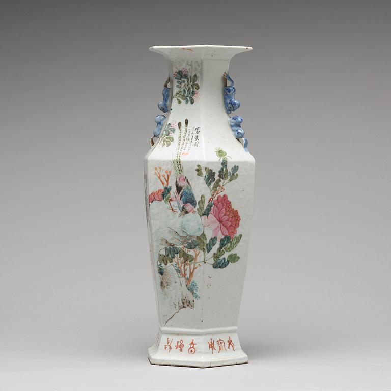 A large Chinese famille rose vase, early 20th Century.