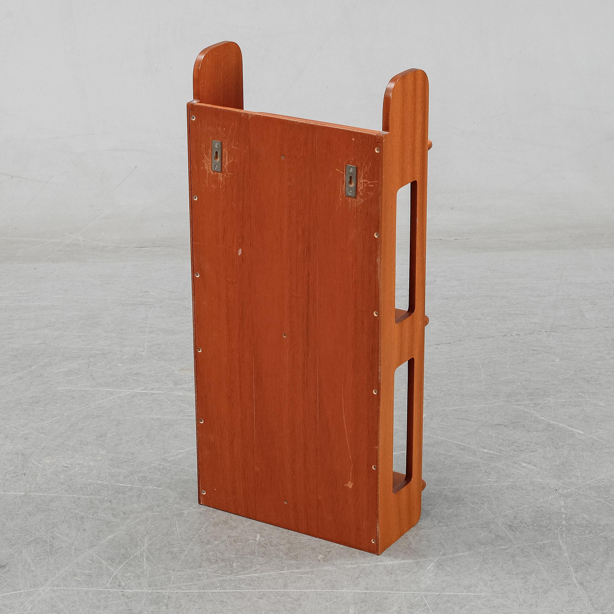 Josef Frank, hylla, modell 2085, Firma Svenskt Tenn.