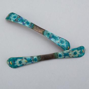 PARTI OBJEKT, trä, brons samt emalj. Kina/Japan, omkring 1900.