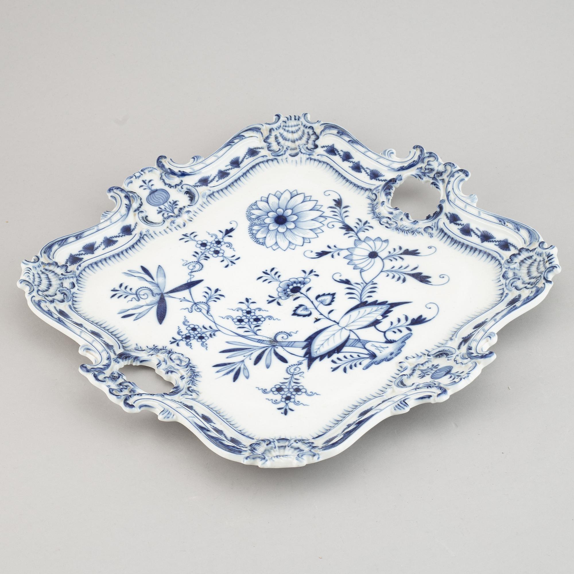 A Porcelain tray and cake stand, Meissen, 20th Century.