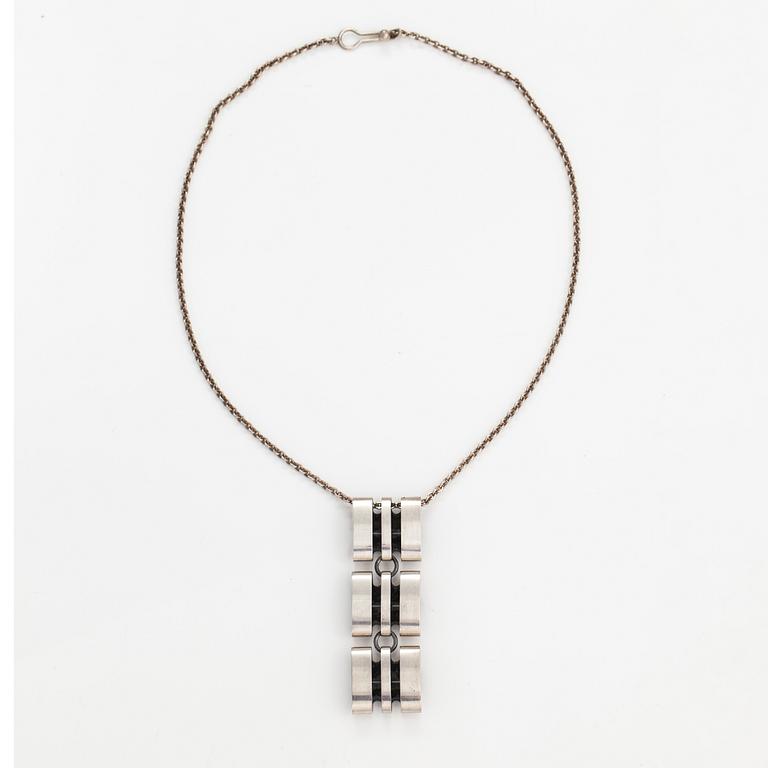 Elis Kauppi, Kaulakoru, hopeaa. Kupittaan kulta, Turku 1968.